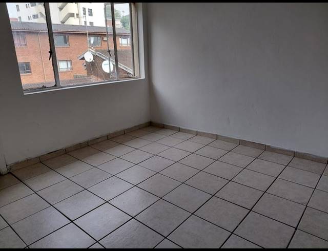 1 BEDROOM PROPERTY TO RENT IN OVERPORT
